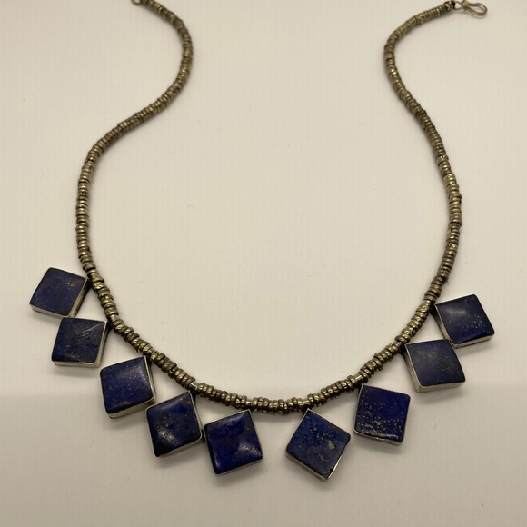 Vintage Looking Necklace - Picture 4 of 6